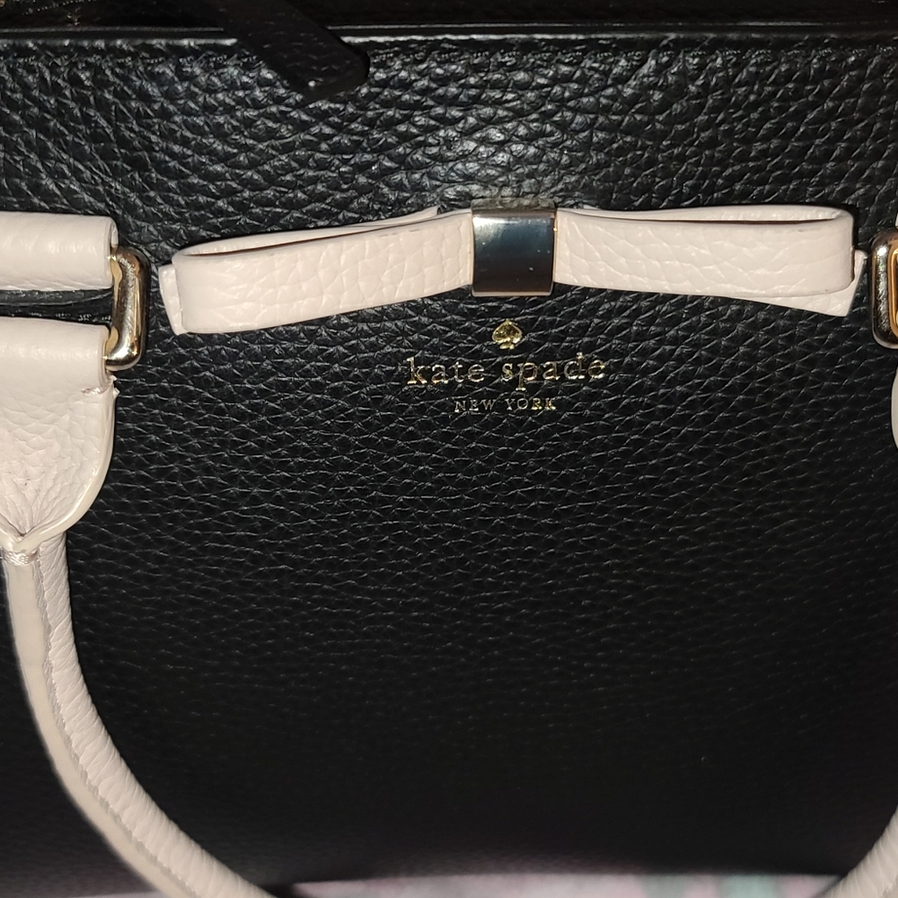 Kate Spade Purse - Picture 2 of 14